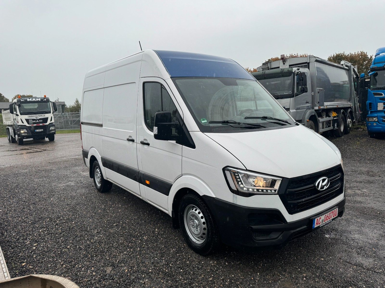 Interior photo 3: Kassebil Hyundai H350 Kasten Kasten L3H2 Profi Kurz / Hoch Interior photo 3: Kassebil Hyundai H350 Kasten Kasten L3H2 Profi Kurz / Hoch