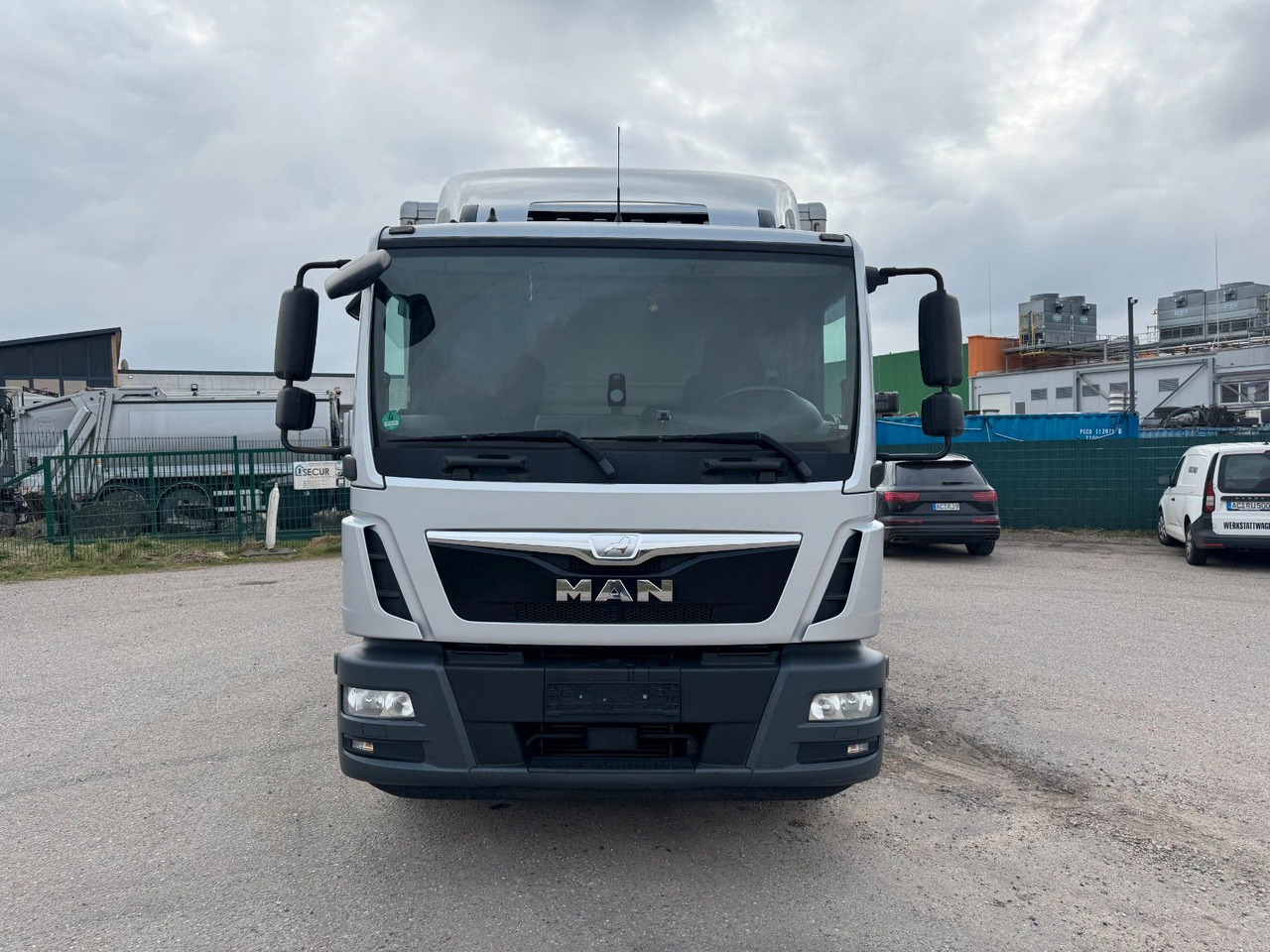 MAN 15.290 4X2 Koffer mit Hebebühne AHK - Skapbil: bilde 5 MAN 15.290 4X2 Koffer mit Hebebühne AHK - Skapbil: bilde 5