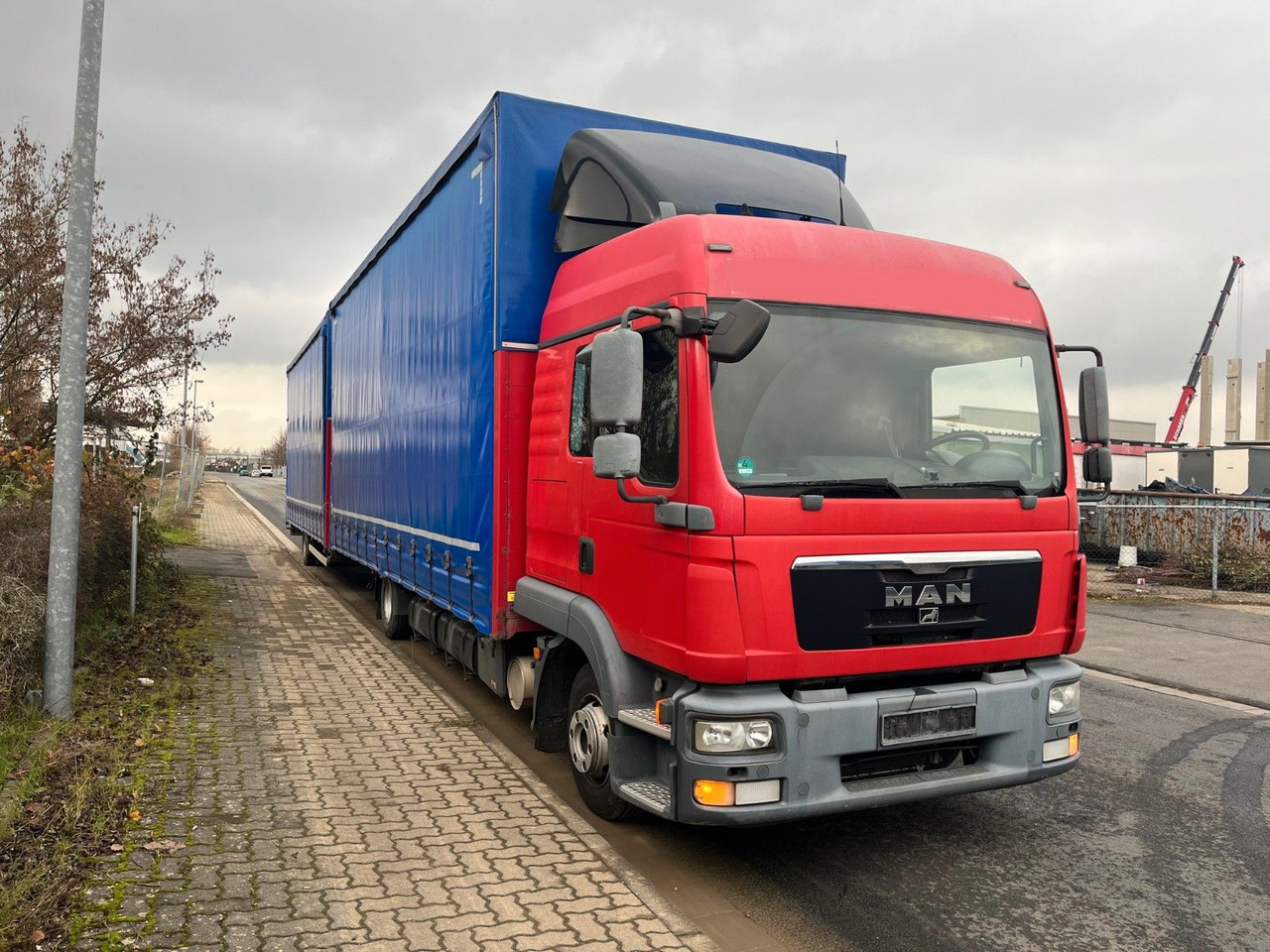 MAN 8.220 4X2 Pritschenwagen - Kapellbil: bilde 1 MAN 8.220 4X2 Pritschenwagen - Kapellbil: bilde 1