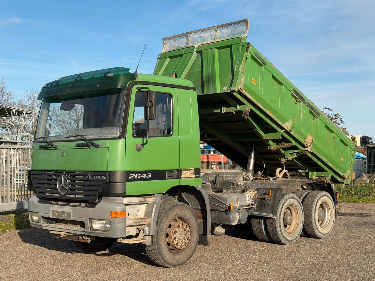 Mercedes-Benz 2643 6x4 Meiller 3S. Kipper Bordmatik | Blatt/Bl - Tippbil: bilde 1 Mercedes-Benz 2643 6x4 Meiller 3S. Kipper Bordmatik | Blatt/Bl - Tippbil: bilde 1