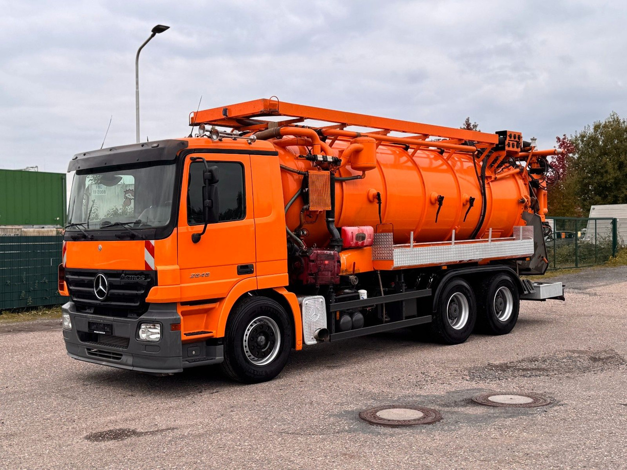 Mercedes-Benz 2646 6X4 Hellmers Saug Druck Spülwagen Retarder - Vakuum lastebil: bilde 1 Mercedes-Benz 2646 6X4 Hellmers Saug Druck Spülwagen Retarder - Vakuum lastebil: bilde 1