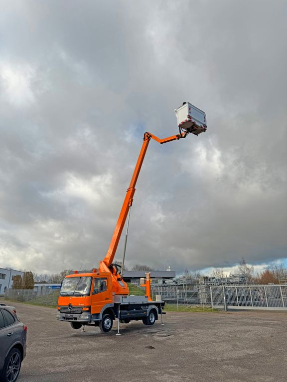 Mercedes-Benz 815 4x2 Hubarbeitsbühne Wumag 170 high 17 m Mercedes-Benz 815 4x2 Hubarbeitsbühne Wumag 170 high 17 m - Billift, Varebil: bilde 1 Mercedes-Benz 815 4x2 Hubarbeitsbühne Wumag 170 high 17 m Mercedes-Benz 815 4x2 Hubarbeitsbühne Wumag 170 high 17 m - Billift, Varebil: bilde 1