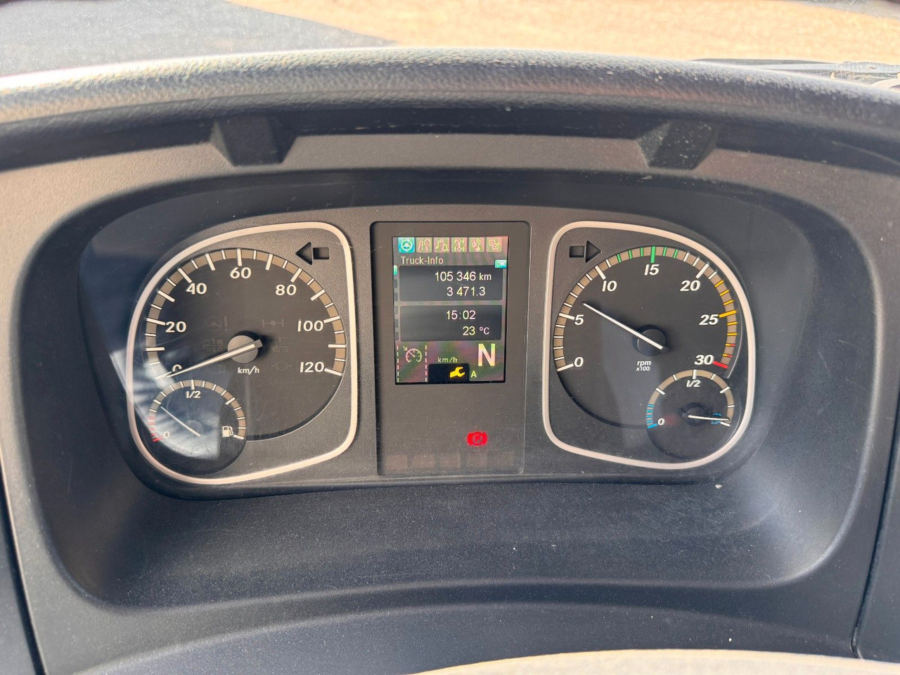 Mercedes-Benz 818 4X2 Pritsche original Kilometer - Varebil med plan: bilde 5 Mercedes-Benz 818 4X2 Pritsche original Kilometer - Varebil med plan: bilde 5