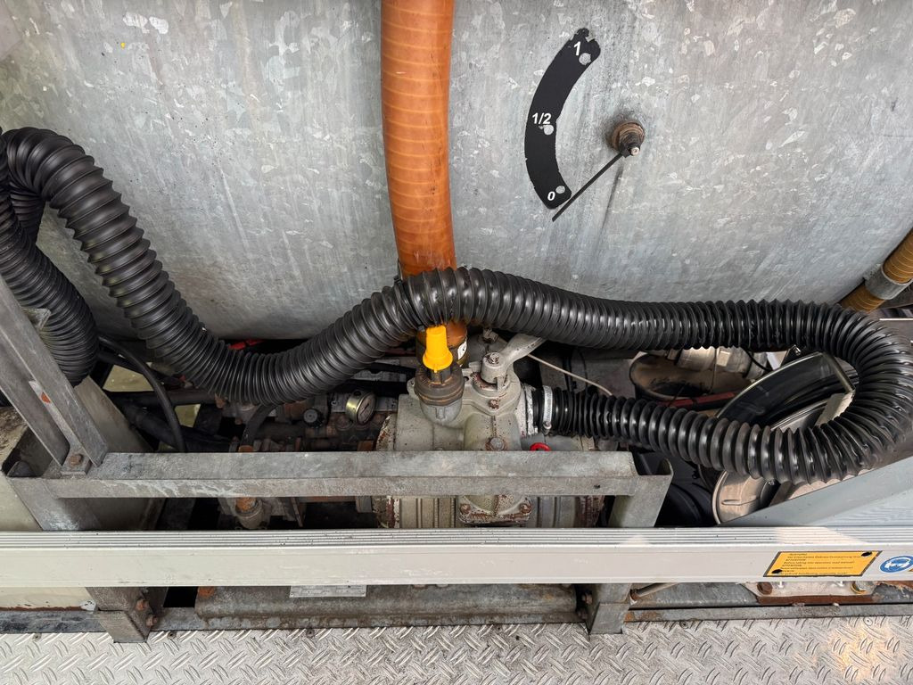 Mercedes-Benz 818 4X2 ROM Toilettenwagen Mercedes-Benz 818 4X2 ROM Toilettenwagen 6 Plätze - Vakuum lastebil: bilde 4 Mercedes-Benz 818 4X2 ROM Toilettenwagen Mercedes-Benz 818 4X2 ROM Toilettenwagen 6 Plätze - Vakuum lastebil: bilde 4