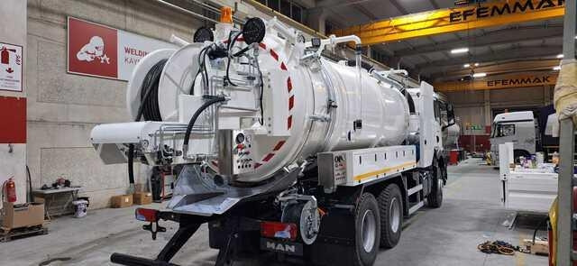 MAN TGS33.400 Jetter - Vakuum lastebil: bilde 3 MAN TGS33.400 Jetter - Vakuum lastebil: bilde 3