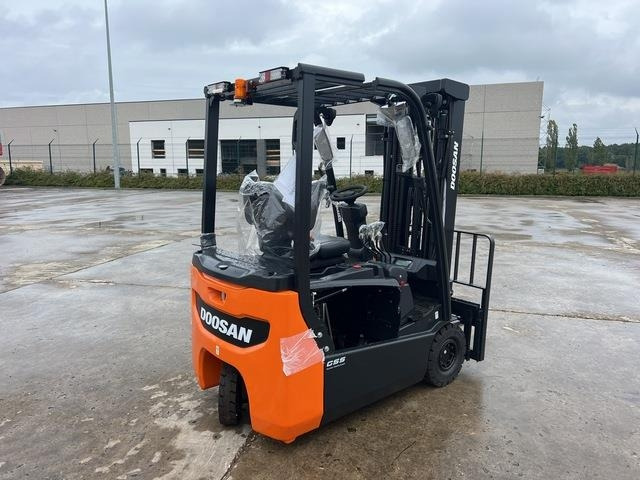 Doosan B15T-7 PLUS - El-truck: bilde 3 Doosan B15T-7 PLUS - El-truck: bilde 3