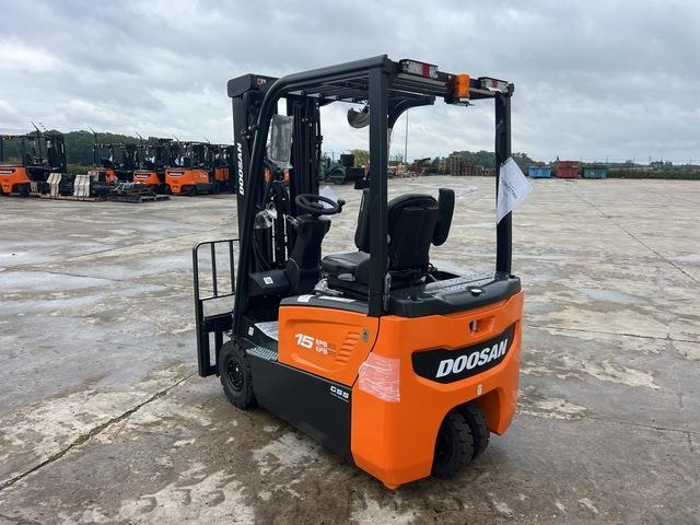 Doosan B15T-7 PLUS - El-truck: bilde 2 Doosan B15T-7 PLUS - El-truck: bilde 2