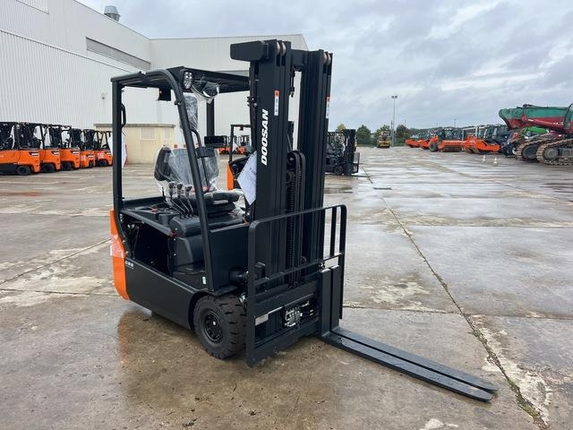 Doosan B15T-7 PLUS - El-truck: bilde 4 Doosan B15T-7 PLUS - El-truck: bilde 4