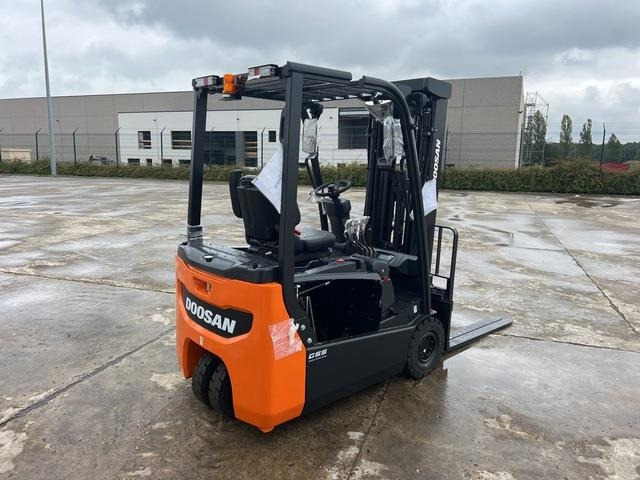Doosan B15T-7 PLUS - El-truck: bilde 3 Doosan B15T-7 PLUS - El-truck: bilde 3