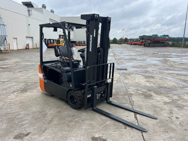 Doosan B20T-7 PLUS - El-truck: bilde 4 Doosan B20T-7 PLUS - El-truck: bilde 4