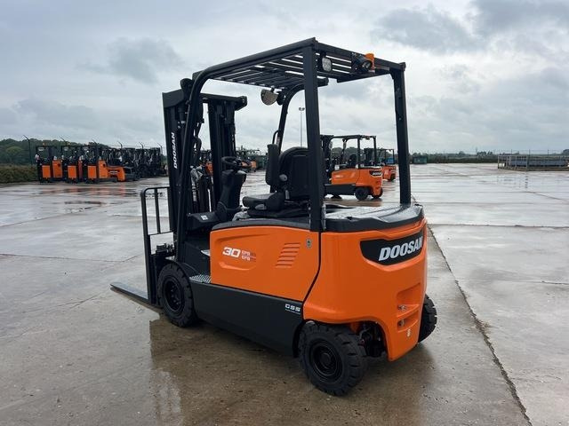 Doosan B30X-7 PLUS - El-truck: bilde 2 Doosan B30X-7 PLUS - El-truck: bilde 2