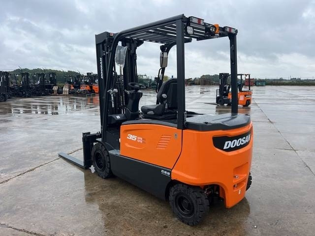 Doosan B35X-7 PLUS - El-truck: bilde 2 Doosan B35X-7 PLUS - El-truck: bilde 2