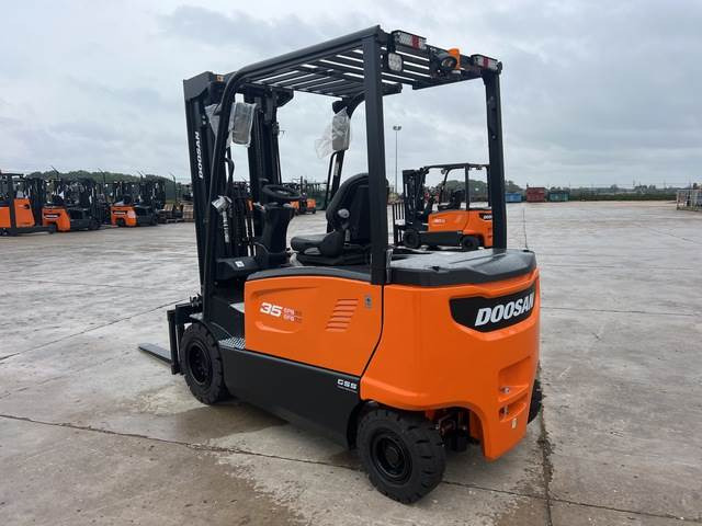 Doosan B35X-7 PLUS - El-truck: bilde 2 Doosan B35X-7 PLUS - El-truck: bilde 2