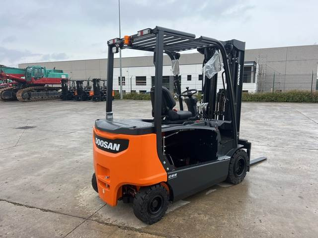 Doosan B35X-7 PLUS - El-truck: bilde 3 Doosan B35X-7 PLUS - El-truck: bilde 3
