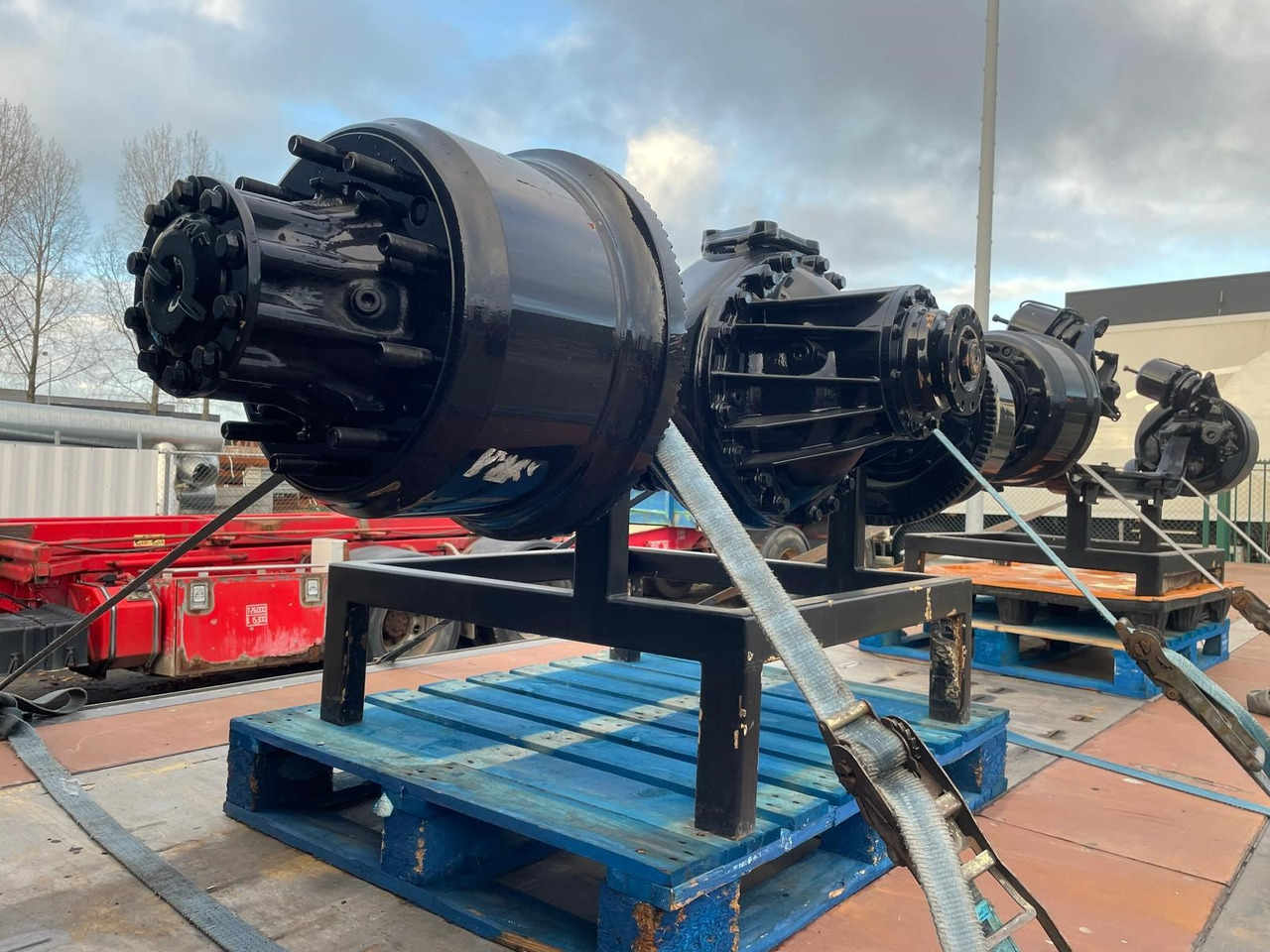 DAF vooras + achteras aandrijfas voor DAF 85/95 vrachtwagen - Aksel og deler for Lastebil: bilde 2 DAF vooras + achteras aandrijfas voor DAF 85/95 vrachtwagen - Aksel og deler for Lastebil: bilde 2