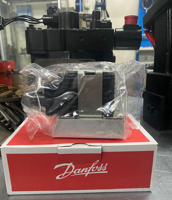 Danfoss MOOG Valfi Sauer-Danfoss MCV116G4201 for BOMAG construction roller - Hydraulikk for Vals: bilde 1 Danfoss MOOG Valfi Sauer-Danfoss MCV116G4201 for BOMAG construction roller - Hydraulikk for Vals: bilde 1