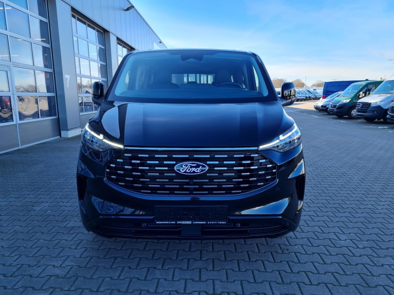 Ford Tourneo Custom 320 L1 AG Titanium X AHK LED NAVI 2X SCHIEBE - Varebil med dobbelt førerhus: bilde 2 Ford Tourneo Custom 320 L1 AG Titanium X AHK LED NAVI 2X SCHIEBE - Varebil med dobbelt førerhus: bilde 2