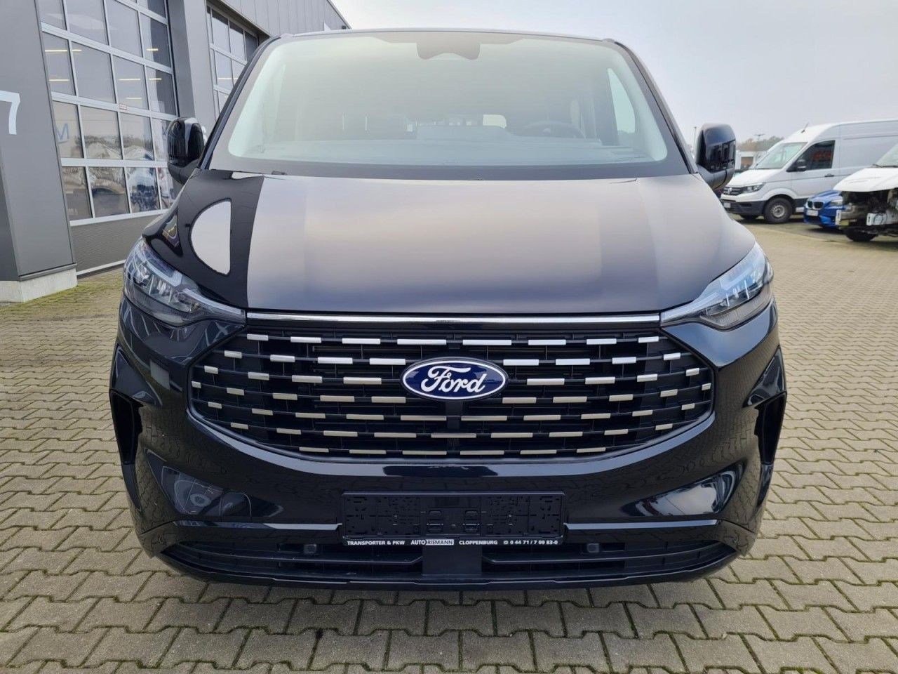 Ford Tourneo Custom 320 L2 Titanium 9 Sitze STANDHZ - Persontransport: bilde 2 Ford Tourneo Custom 320 L2 Titanium 9 Sitze STANDHZ - Persontransport: bilde 2