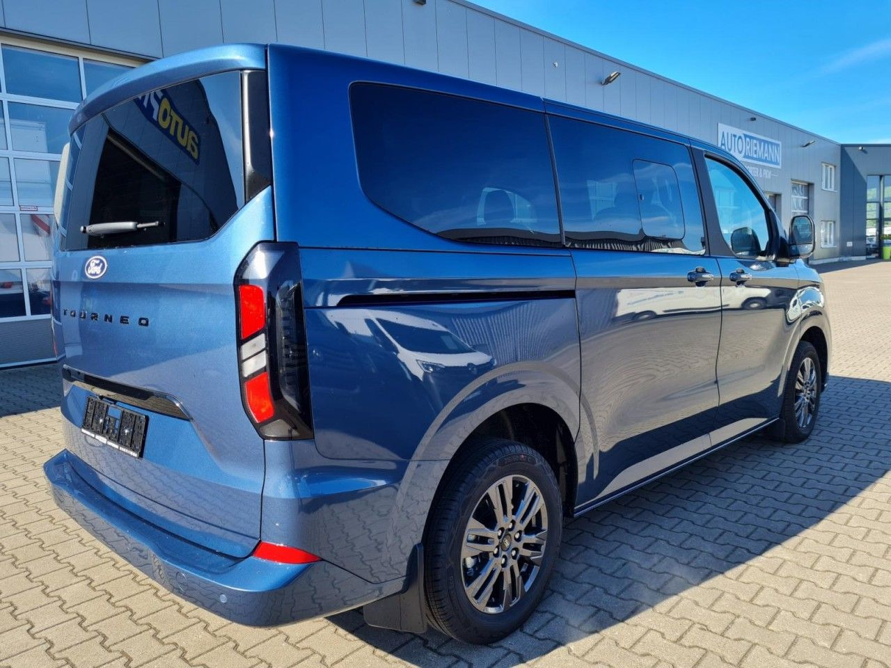 Ford Tourneo Custom 320 Titanium L1 AG 8-Sitze LED KA - Persontransport: bilde 5 Ford Tourneo Custom 320 Titanium L1 AG 8-Sitze LED KA - Persontransport: bilde 5