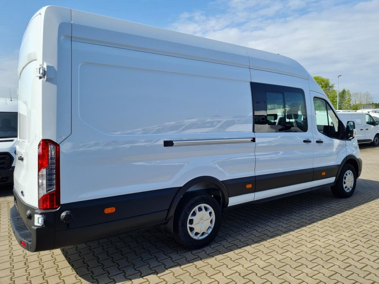 Ford Transit 350 Kasten L4H3 Doka Trend Mixto RWD - Kassebil, Varebil med dobbelt førerhus: bilde 4 Ford Transit 350 Kasten L4H3 Doka Trend Mixto RWD - Kassebil, Varebil med dobbelt førerhus: bilde 4