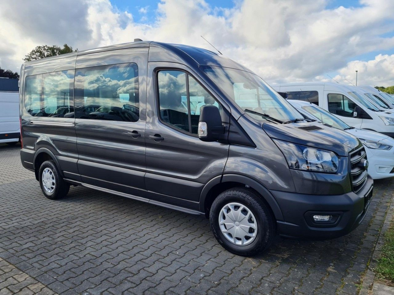 Ford Transit 350 Kombi L3 Trend 8 Sitze KAMERA AHK - Persontransport: bilde 2 Ford Transit 350 Kombi L3 Trend 8 Sitze KAMERA AHK - Persontransport: bilde 2
