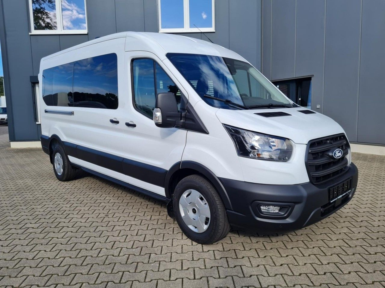 Ford Transit 350 Kombi TDCi L3 Trend 9 Sitzer AUTOMAT - Persontransport: bilde 3 Ford Transit 350 Kombi TDCi L3 Trend 9 Sitzer AUTOMAT - Persontransport: bilde 3