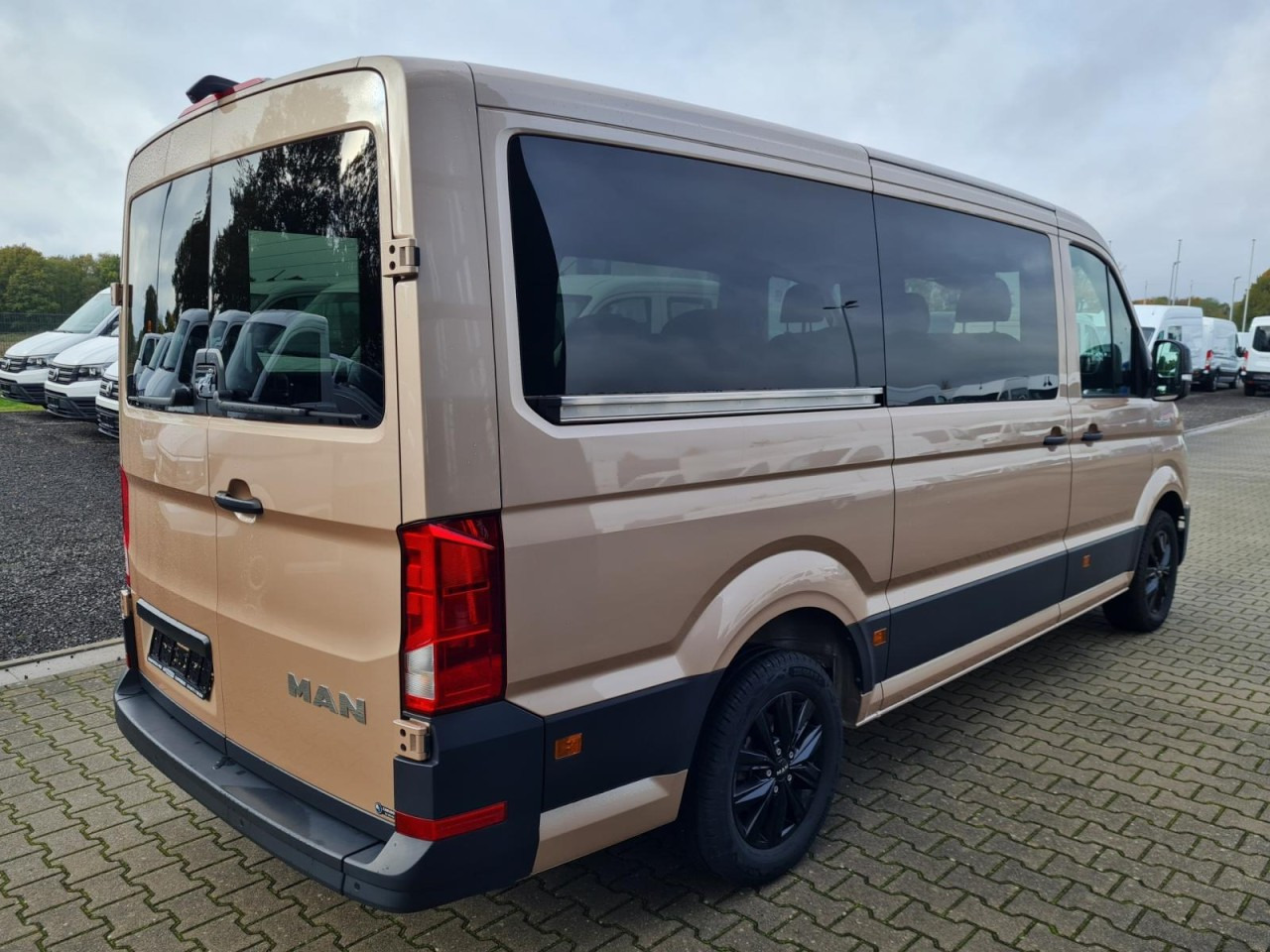 MAN Man TGE 3.180 TDi Kombi 9 Sitze ALU KAMERA LED LEDER Sonderumbau - Minibuss, Persontransport: bilde 4 MAN Man TGE 3.180 TDi Kombi 9 Sitze ALU KAMERA LED LEDER Sonderumbau - Minibuss, Persontransport: bilde 4
