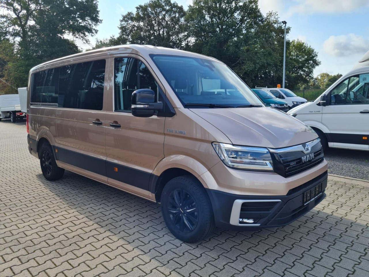 Man TGE 3.180 TDi Kombi 9 Sitze ALU KAMERA LED LEDER Sonderumbau - Minibuss, Persontransport: bilde 3 Man TGE 3.180 TDi Kombi 9 Sitze ALU KAMERA LED LEDER Sonderumbau - Minibuss, Persontransport: bilde 3