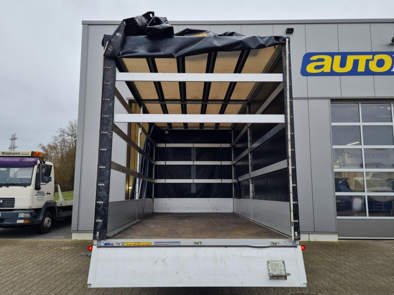 Peugeot Boxer Pritsche L4 Schiebe Plane Schlafkab Luftfe - Varebil med kapell: bilde 5 Peugeot Boxer Pritsche L4 Schiebe Plane Schlafkab Luftfe - Varebil med kapell: bilde 5