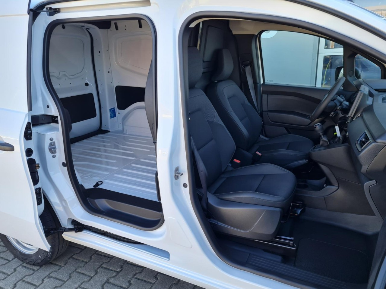 Renault Kangoo Van Kasten L1H1 TCe 1.3i KLIMA PDC TEMPOMAT - Små varebil: bilde 4 Renault Kangoo Van Kasten L1H1 TCe 1.3i KLIMA PDC TEMPOMAT - Små varebil: bilde 4