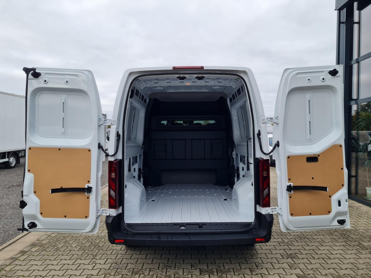 Renault Master 35 Kasten dCi Doka L3H2 KLIMA TEMPOMAT - Varebil med dobbelt førerhus: bilde 5 Renault Master 35 Kasten dCi Doka L3H2 KLIMA TEMPOMAT - Varebil med dobbelt førerhus: bilde 5