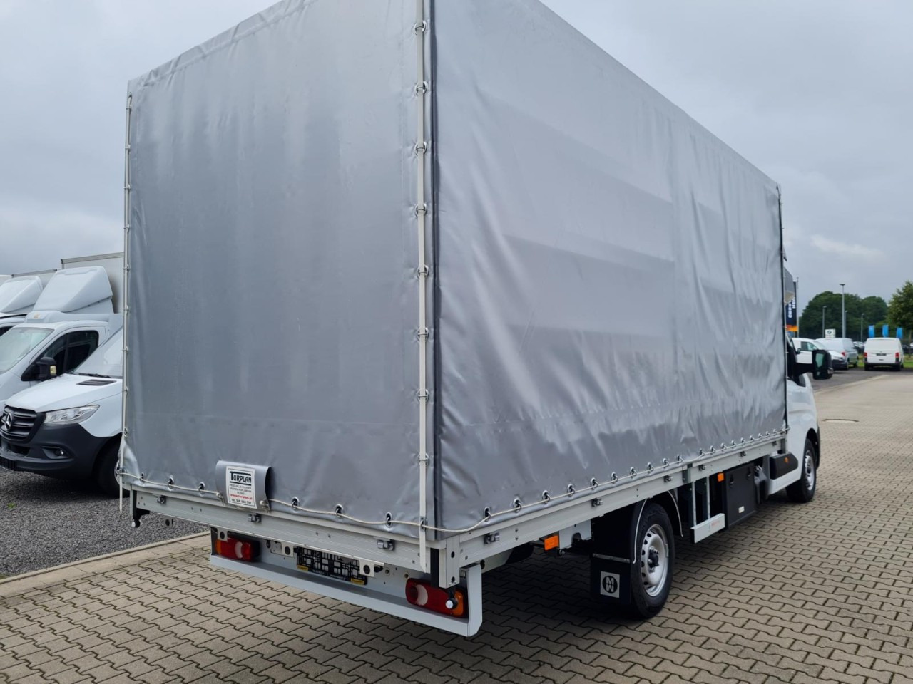 Renault Master 35 Pritsche Schiebe Plane Schlafkab 10 PAL LUFTFEDER - Varebil med kapell: bilde 4 Renault Master 35 Pritsche Schiebe Plane Schlafkab 10 PAL LUFTFEDER - Varebil med kapell: bilde 4