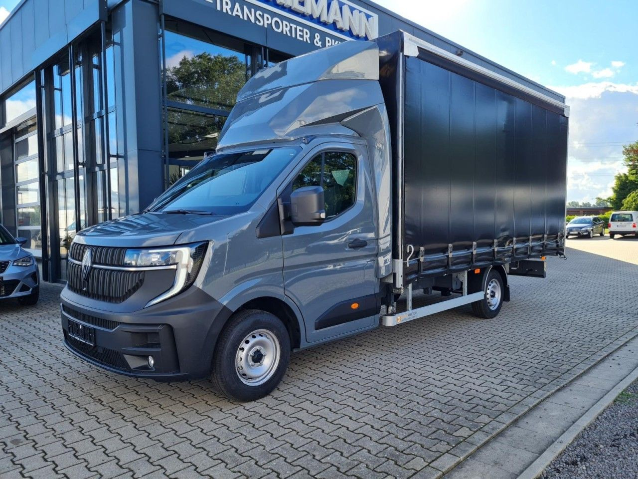 Renault Master 35 Pritsche Schiebe Plane dCi 170 Navi Ap - Varebil med kapell: bilde 2 Renault Master 35 Pritsche Schiebe Plane dCi 170 Navi Ap - Varebil med kapell: bilde 2