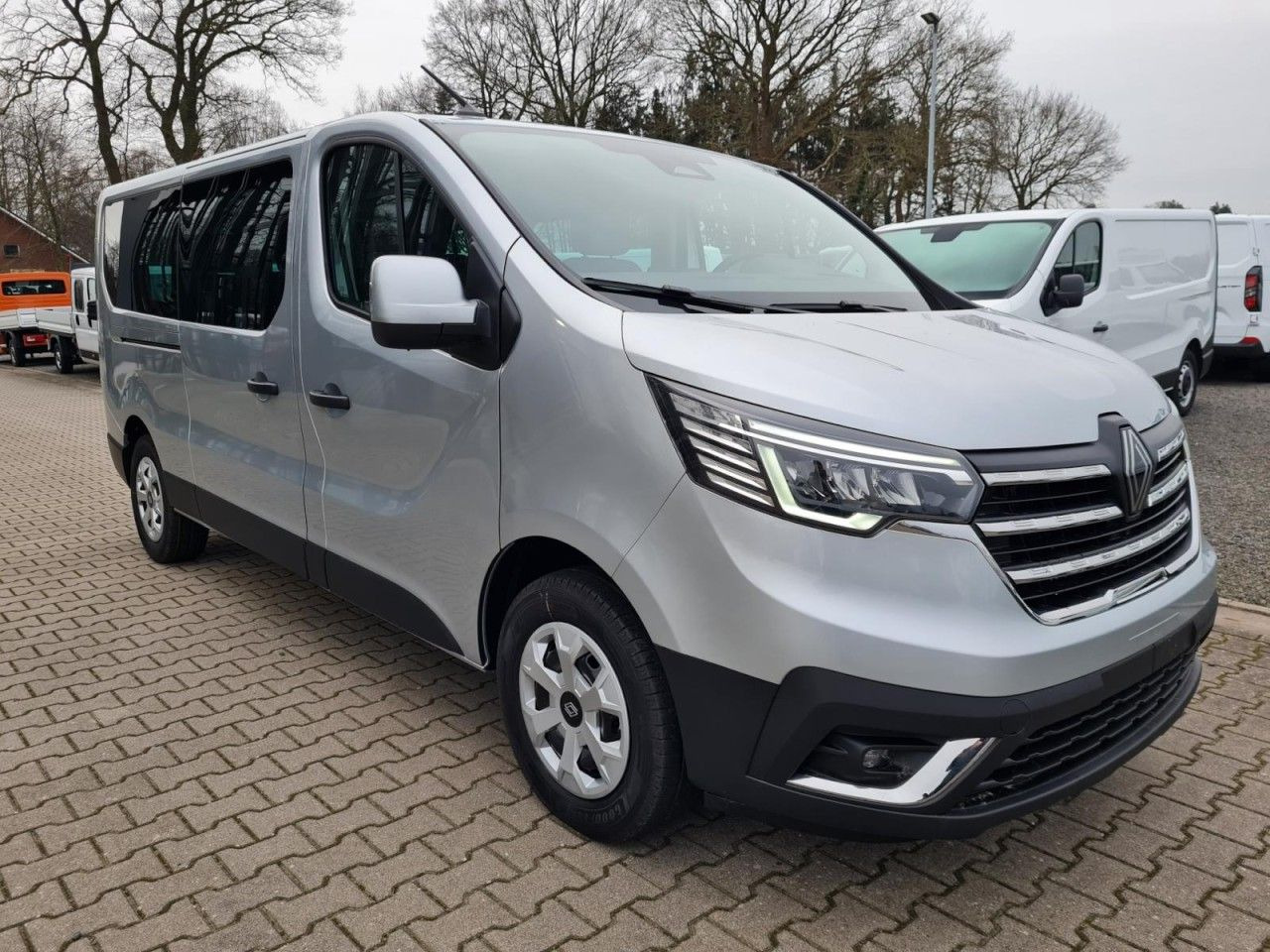Renault Trafic Kombi 9-Sitze L2 Grand Equilibre KLIMA TE - Personenbil: bilde 3 Renault Trafic Kombi 9-Sitze L2 Grand Equilibre KLIMA TE - Personenbil: bilde 3