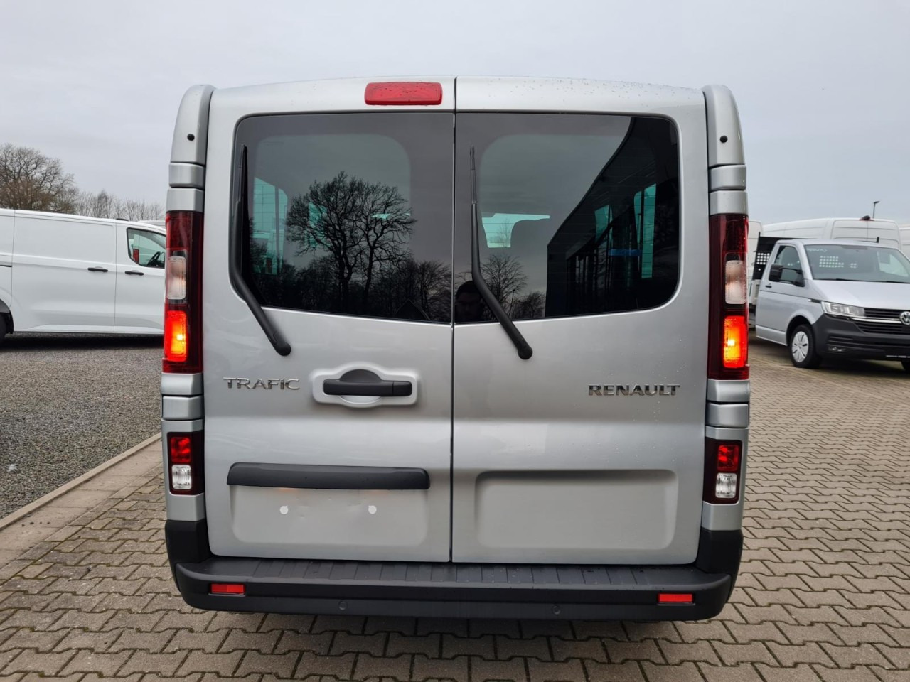 Leie  Renault Trafic Kombi 9-Sitze L2 Grand Equilibre KLIMA TEMPOMAT Renault Trafic Kombi 9-Sitze L2 Grand Equilibre KLIMA TEMPOMAT: bilde 20