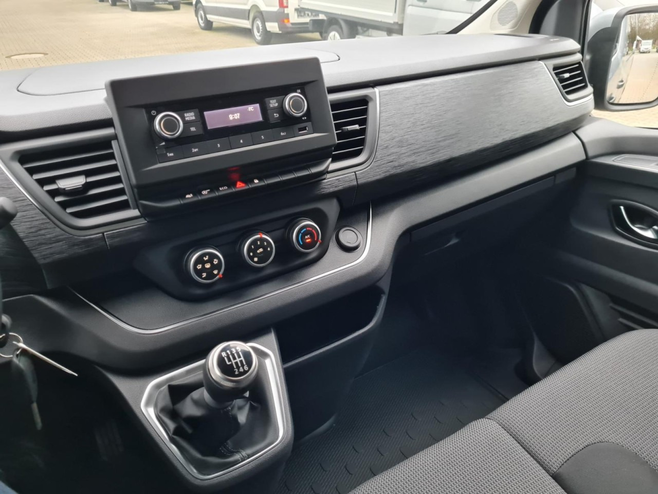 Leie  Renault Trafic Kombi 9-Sitze L2 Grand Equilibre KLIMA TEMPOMAT Renault Trafic Kombi 9-Sitze L2 Grand Equilibre KLIMA TEMPOMAT: bilde 11