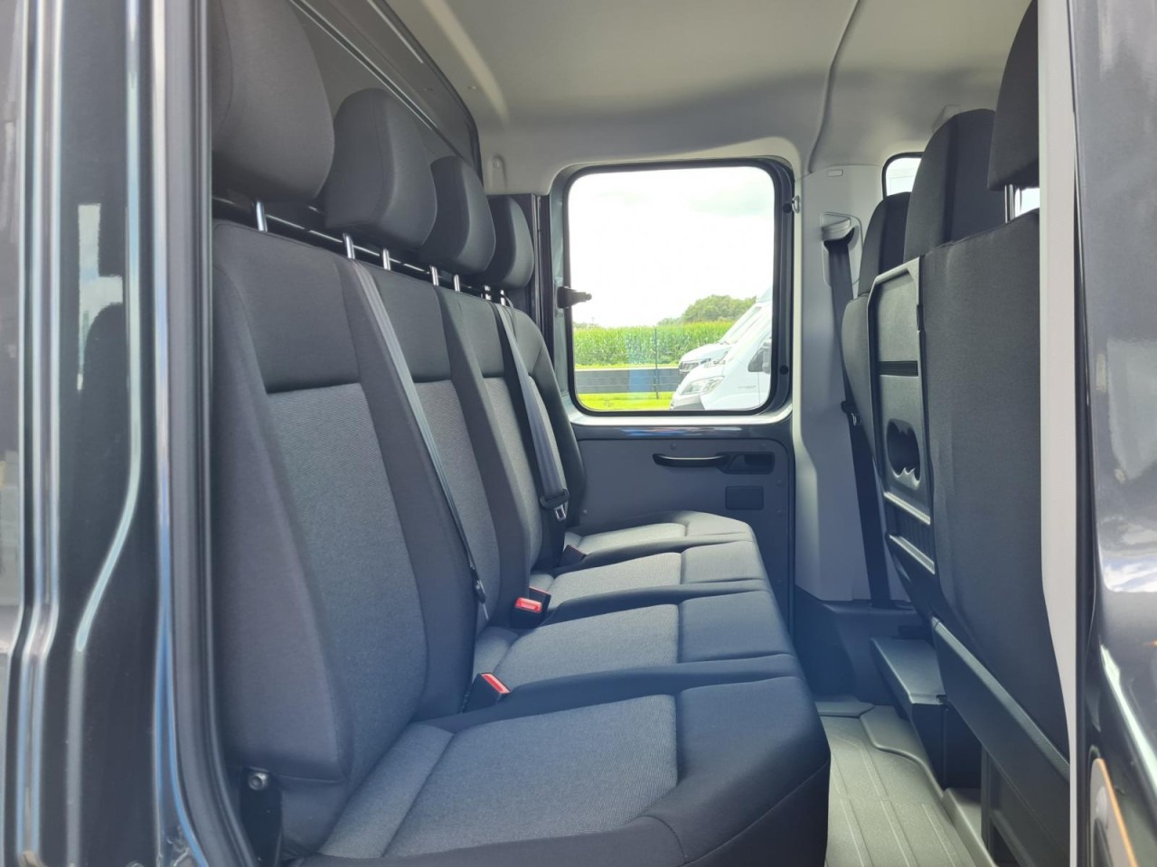 Volkswagen Crafter 35 DOKA 7-Sitze Maxi L4 KLIMA TEMPOMAT - Varebil med plan, Varebil med dobbelt førerhus: bilde 4 Volkswagen Crafter 35 DOKA 7-Sitze Maxi L4 KLIMA TEMPOMAT - Varebil med plan, Varebil med dobbelt førerhus: bilde 4