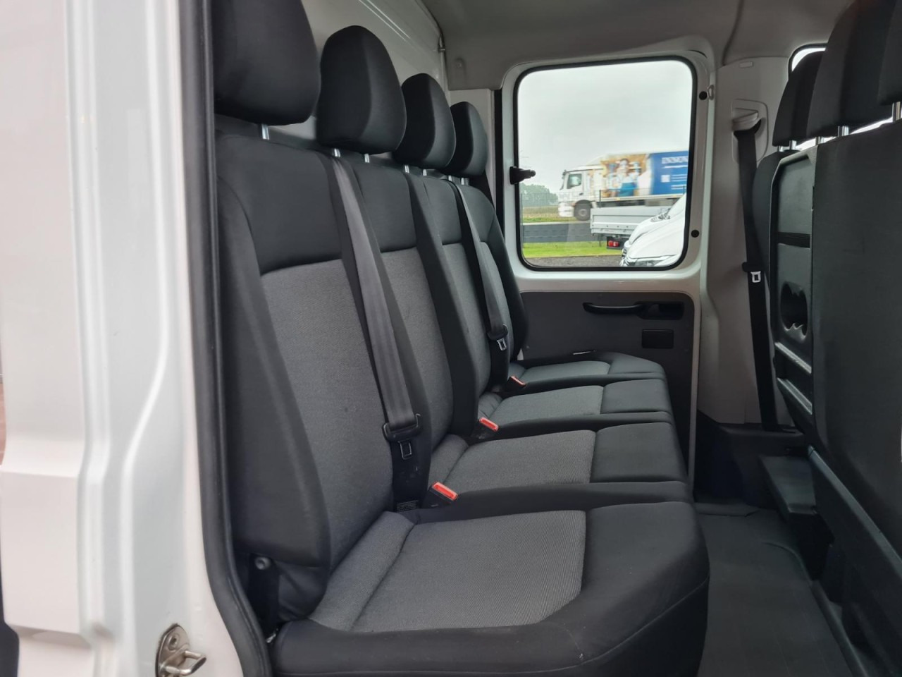 Volkswagen Crafter 35 Doka MR Pritsche AHK Klima 7 Sitzer - Varebil med plan, Varebil med dobbelt førerhus: bilde 4 Volkswagen Crafter 35 Doka MR Pritsche AHK Klima 7 Sitzer - Varebil med plan, Varebil med dobbelt førerhus: bilde 4