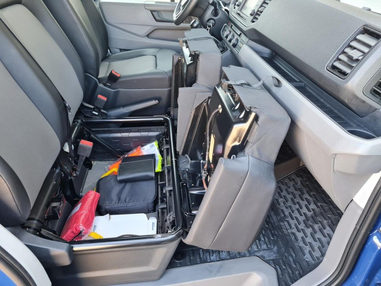 Kassebil Volkswagen Crafter 35 Kasten TDI MR L3H3 RWD AHK: bilde 23