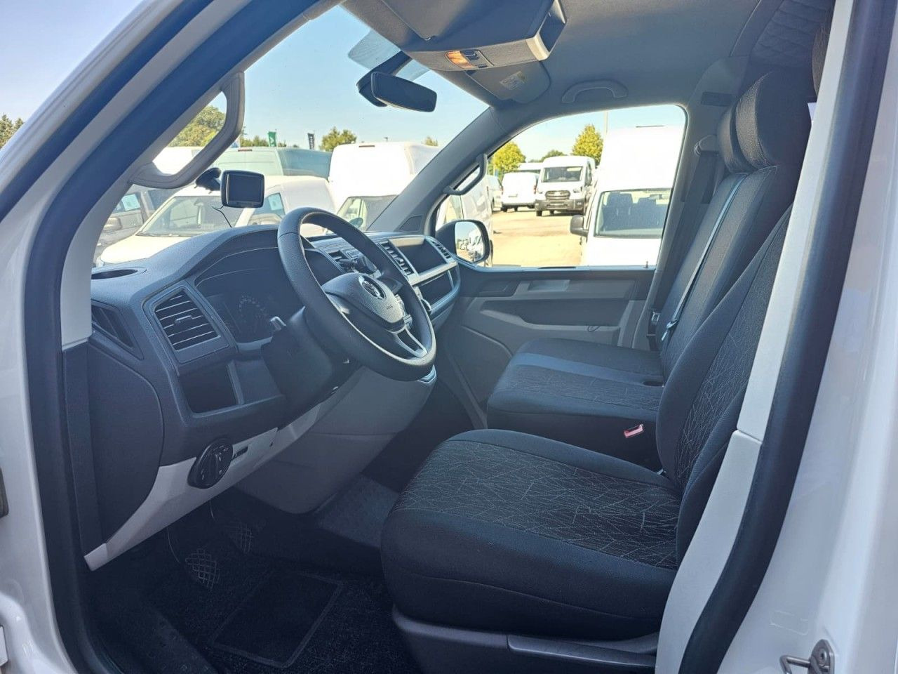 Volkswagen T6 Camper 2.0 TDI AHK KAMERA ZUSATZBATTERIE - Bybobil: bilde 4 Volkswagen T6 Camper 2.0 TDI AHK KAMERA ZUSATZBATTERIE - Bybobil: bilde 4