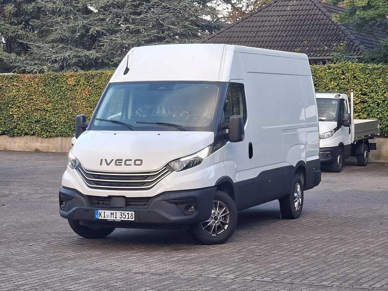 Iveco 35S18HA8V *AHK*RADIO*KAMERA*KLIMA* - Kassebil: bilde 1 Iveco 35S18HA8V *AHK*RADIO*KAMERA*KLIMA* - Kassebil: bilde 1