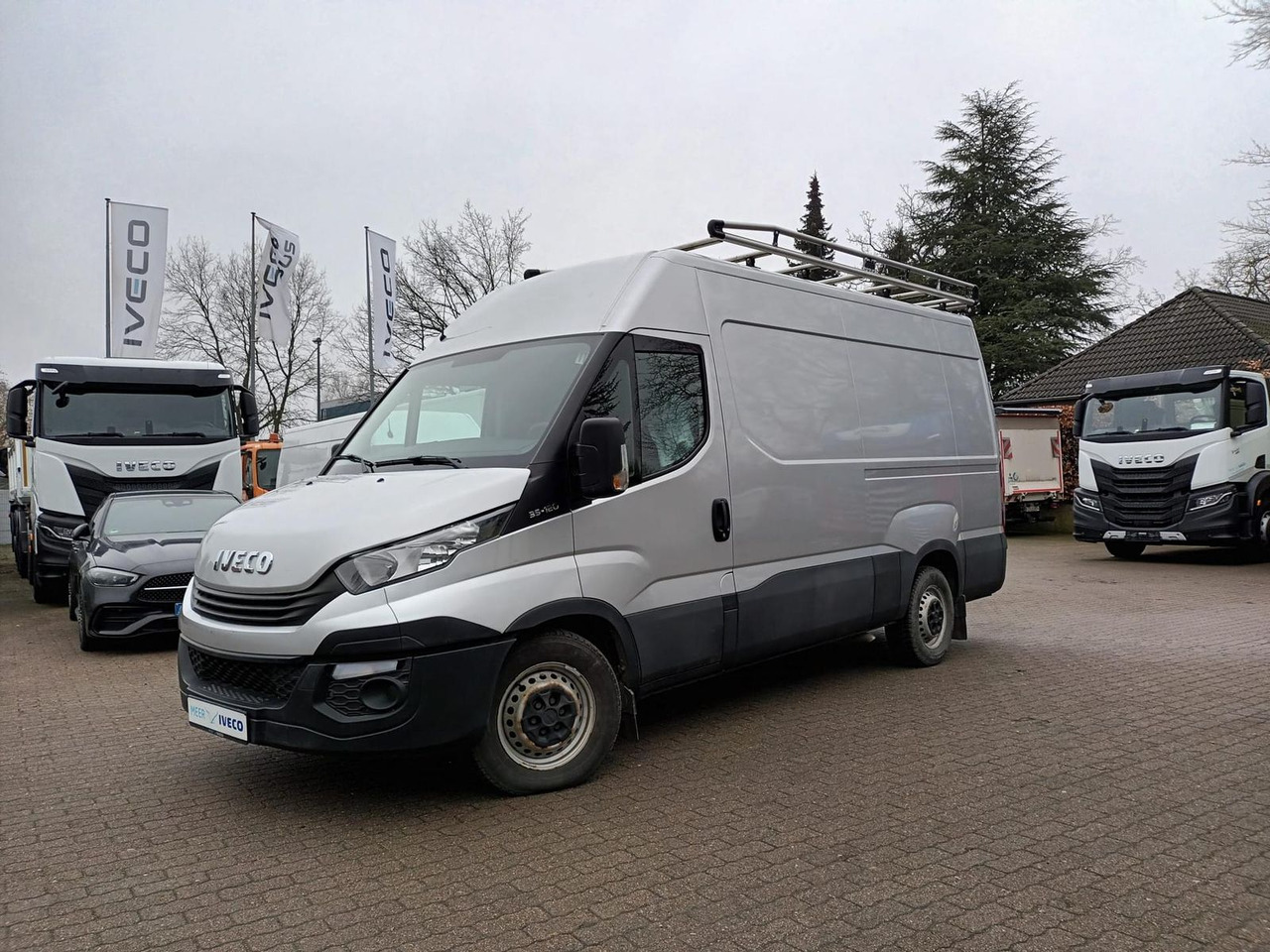 Iveco Daily 35S12V 3520L AHK Dachträger 85 kW (116 ... - Kassebil: bilde 1 Iveco Daily 35S12V 3520L AHK Dachträger 85 kW (116 ... - Kassebil: bilde 1