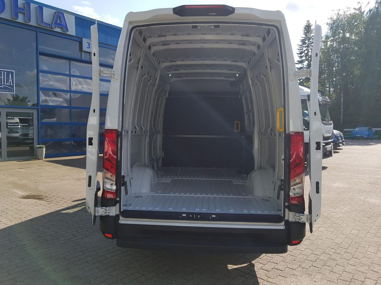 Iveco Daily 35S14A8 V Y mit Rückfahrkamera und Radi... - Kassebil: bilde 5 Iveco Daily 35S14A8 V Y mit Rückfahrkamera und Radi... - Kassebil: bilde 5