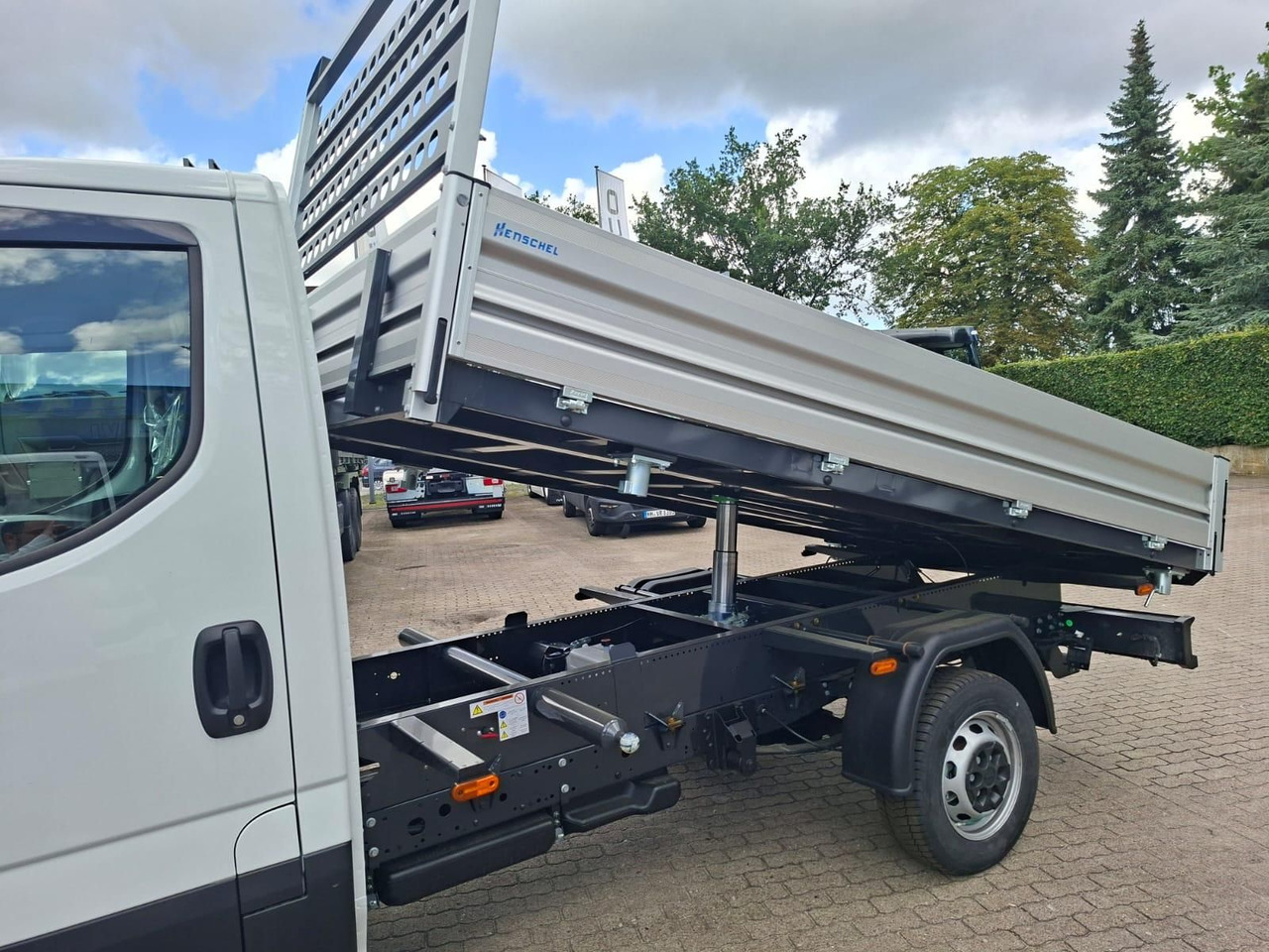 Iveco Daily 35S14A8Y Henschel 3-Seiten Kipper 100 k... - Varebil med plan: bilde 3 Iveco Daily 35S14A8Y Henschel 3-Seiten Kipper 100 k... - Varebil med plan: bilde 3