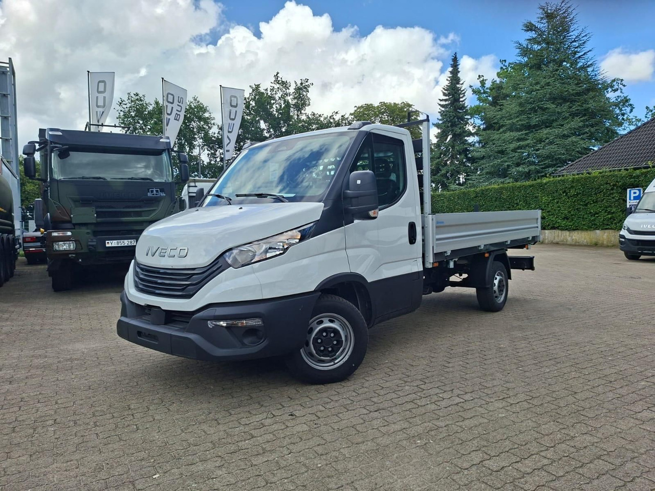 Iveco Daily 35S14A8Y Henschel 3-Seiten Kipper 100 k... - Varebil med plan: bilde 1 Iveco Daily 35S14A8Y Henschel 3-Seiten Kipper 100 k... - Varebil med plan: bilde 1