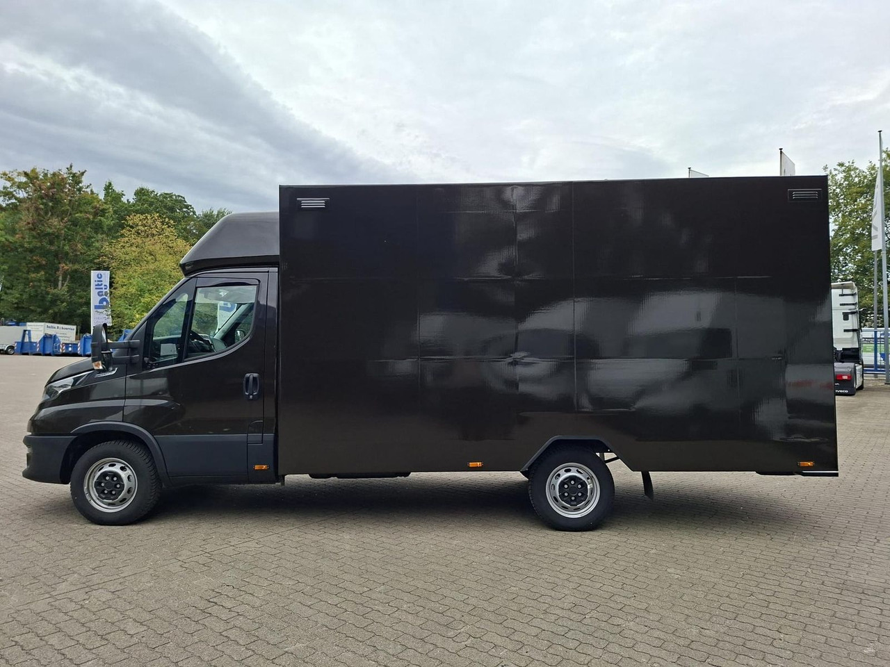 Iveco Daily 35S16A8 Integralkoffer, Kamera, Automat... - Varebil med skap: bilde 2 Iveco Daily 35S16A8 Integralkoffer, Kamera, Automat... - Varebil med skap: bilde 2