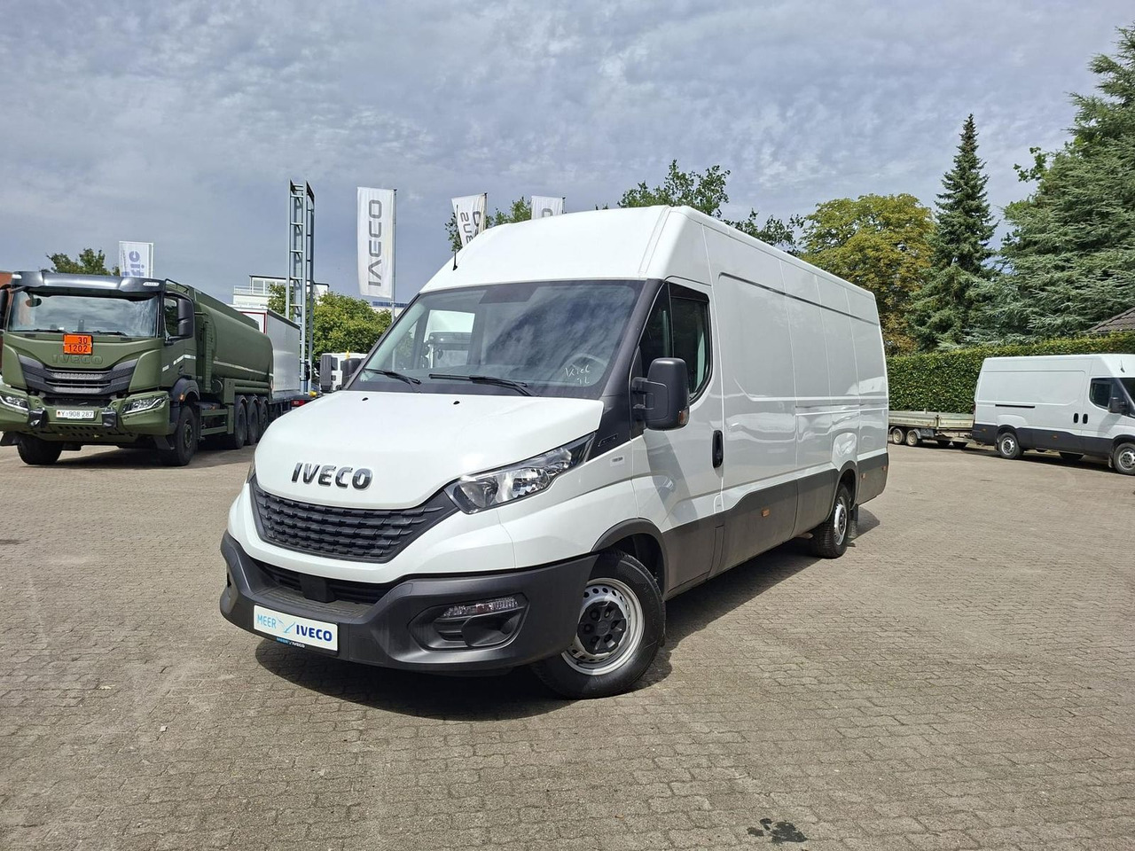 Iveco Daily 35S16V Klima 4100 115 kW (156 PS), Auto... - Kassebil: bilde 1 Iveco Daily 35S16V Klima 4100 115 kW (156 PS), Auto... - Kassebil: bilde 1