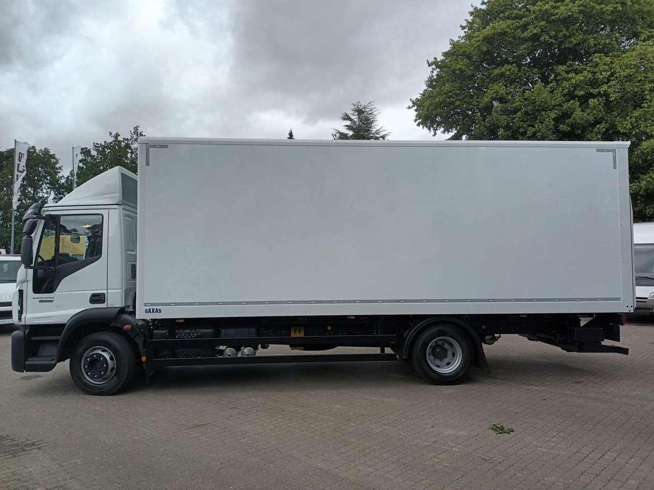 Iveco ML120E25/P KOFFER LBW 1,5t SAXAS AHK 185 kW (... - Kapellbil: bilde 2 Iveco ML120E25/P KOFFER LBW 1,5t SAXAS AHK 185 kW (... - Kapellbil: bilde 2