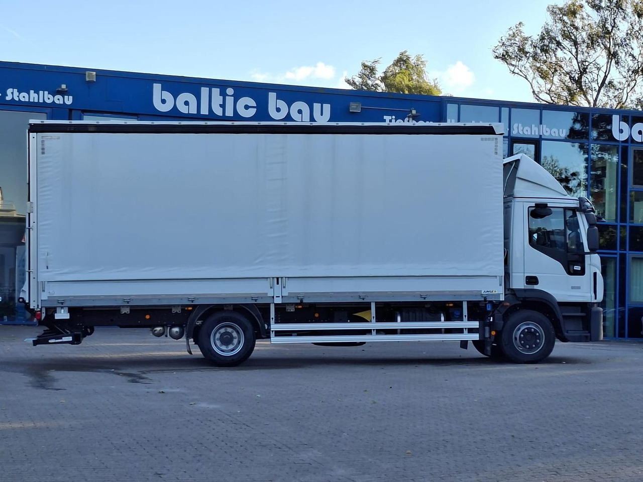 Iveco ML120E25/P JUNGE KOFFER LBW 1,5t AHK 185 kW (... - Lastebil: bilde 3 Iveco ML120E25/P JUNGE KOFFER LBW 1,5t AHK 185 kW (... - Lastebil: bilde 3