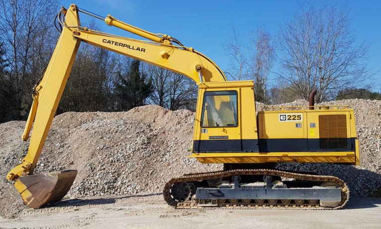 Caterpillar 225 – excavator with long stick / Kettenbagger mit langem Stiel - Beltegraver: bilde 1 Caterpillar 225 – excavator with long stick / Kettenbagger mit langem Stiel - Beltegraver: bilde 1